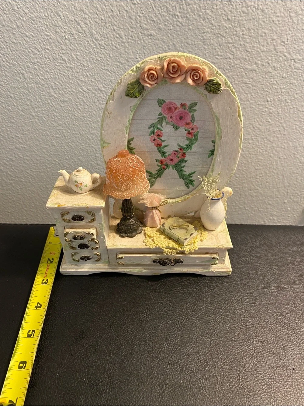 Shabby Chic decorative dressing table with photo frame